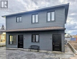 6610 Fourth Line Rd in Ottawa, ON - Building Photo