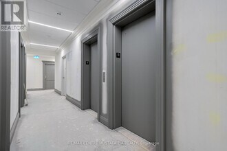 30 Elm Dr W in Mississauga, ON - Building Photo - Building Photo