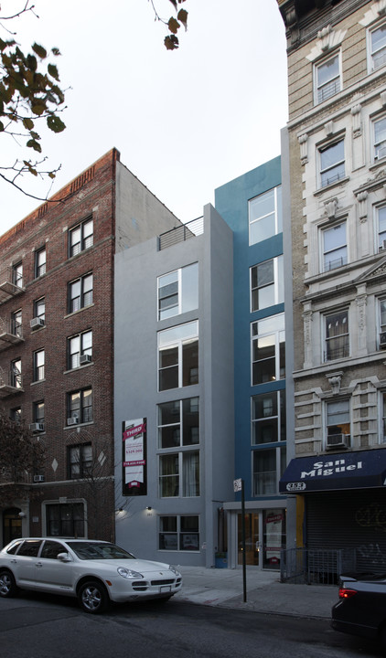 351 S 3rd St in Brooklyn, NY - Building Photo