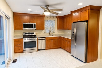 404 Thoria Rd in Batavia, IL - Building Photo - Building Photo