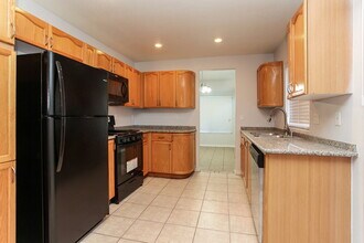 7712 Sparrowgate Ave in Las Vegas, NV - Foto de edificio - Building Photo