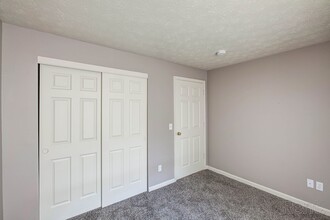 Brainard Landings in Lincoln, IL - Building Photo - Building Photo