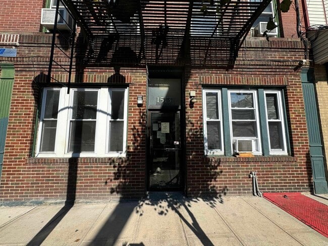 property at 1513 Summit Ave