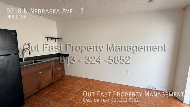 9718 N Nebraska Ave, Unit 3 in Tampa, FL - Foto de edificio - Building Photo