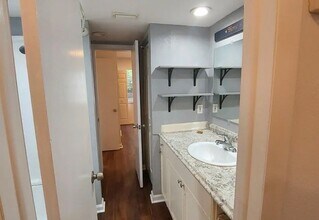 824 Valencia Ave in Daytona Beach, FL - Building Photo - Building Photo