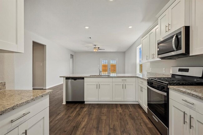 10383 Red Cardinal Dr in Cleveland, TX - Building Photo - Building Photo