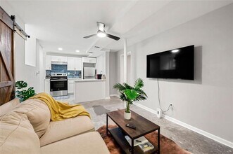 653 Somerset Terrace NE in Atlanta, GA - Building Photo - Building Photo