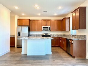 8169 Oxbow Lndg Lp in Roseville, CA - Building Photo - Building Photo