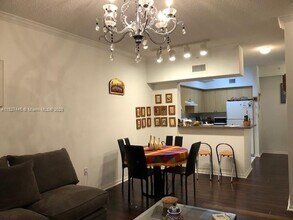 2965 NE 185th St in Miami, FL - Building Photo - Building Photo