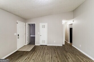 2357 Deep Shoals Cir in Decatur, GA - Building Photo - Building Photo