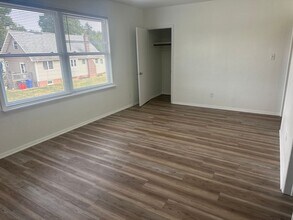 4907 N Illinois Ave in Peoria Heights, IL - Building Photo - Building Photo