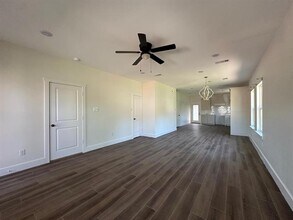 505 N Wilhite St in Cleburne, TX - Foto de edificio - Building Photo