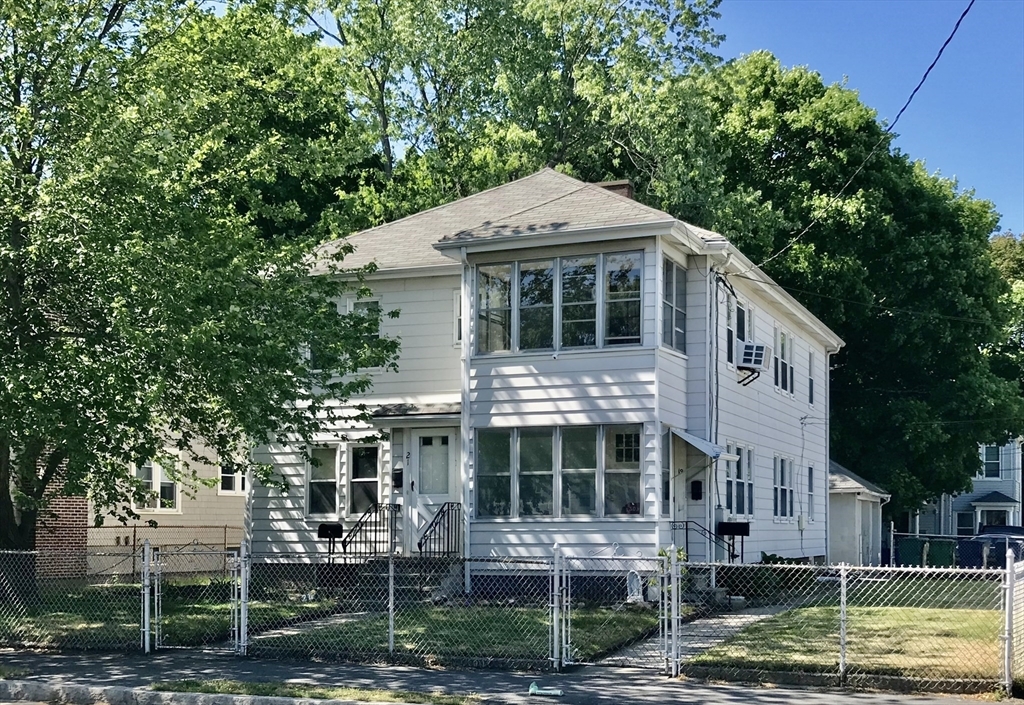 194 Auburn St, Unit 2 in Auburndale, MA - Building Photo