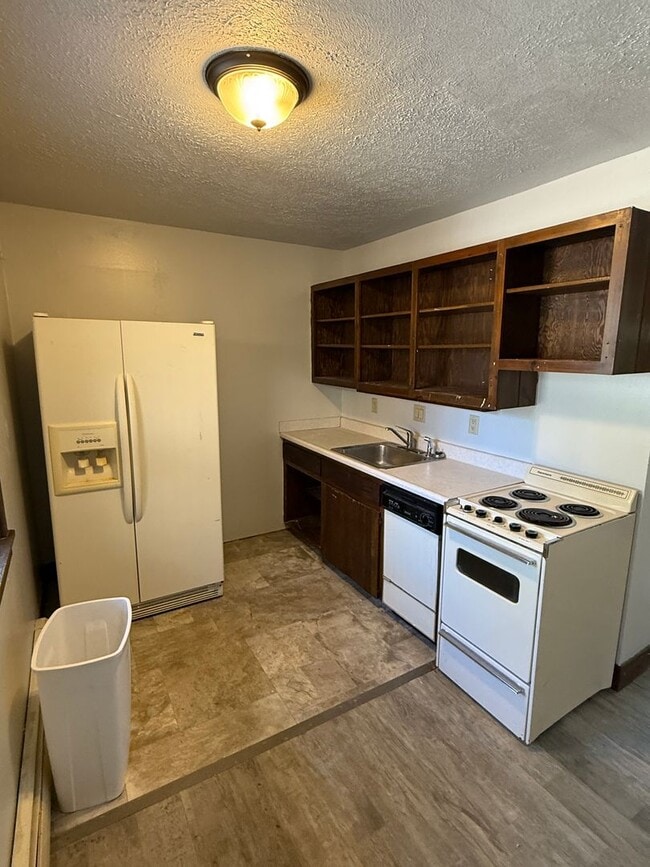 property at 3313 Leland Ln