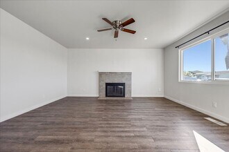 1674 Kenneth St in Seaside, CA - Building Photo - Building Photo