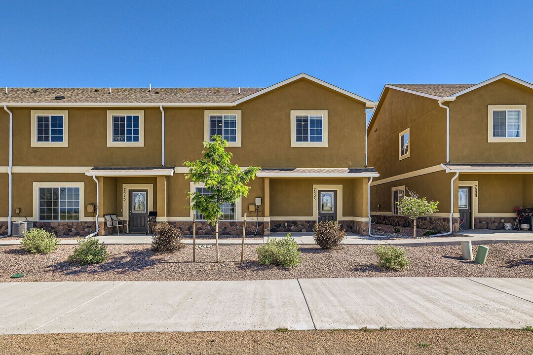 7523 Sand Lake Heights in Colorado Springs, CO - Building Photo