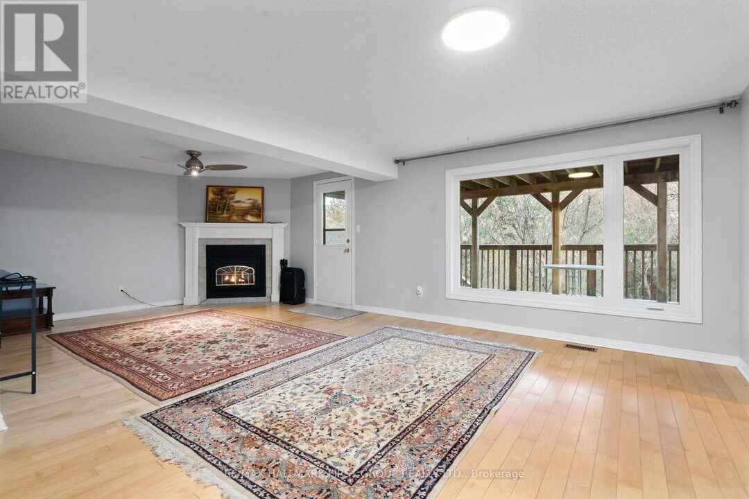 83 Garden St in Whitby, ON - Building Photo