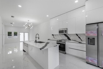 2419 NW 97th St in Miami, FL - Building Photo - Building Photo