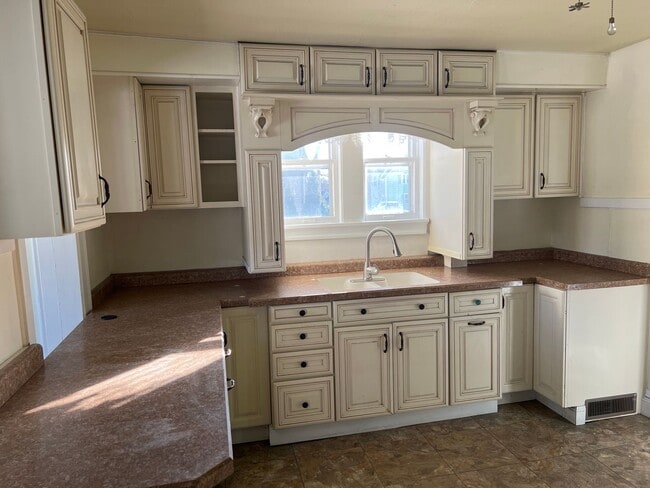 property at 136 N Dewey Ave