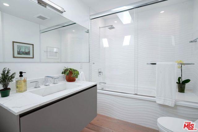 property at 2615 La Cuesta Dr