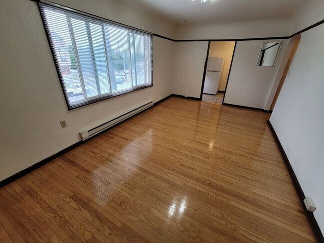 Preston Apartments in Seattle, WA - Building Photo - Building Photo