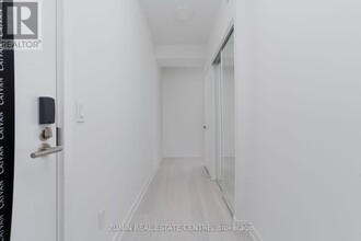 2501-2501 Saw Whet Blvd. in Oakville, ON - Building Photo - Building Photo