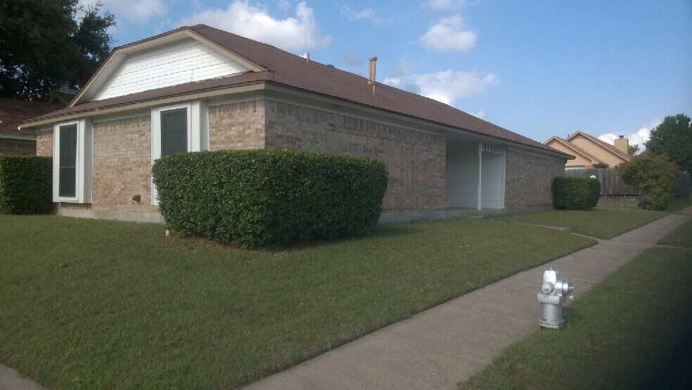 920 N Bryan-Belt Line Rd in Mesquite, TX - Building Photo