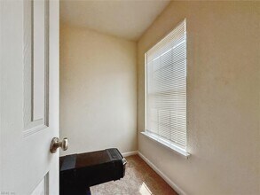 896 A Ave in Norfolk, VA - Building Photo - Building Photo