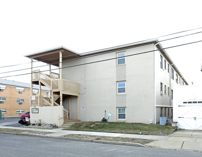 Oceanside Apartments in Bradley Beach, NJ - Building Photo - Building Photo