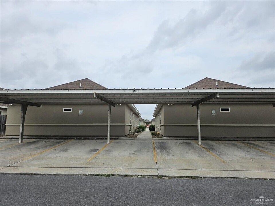 13 Jackson St-Unit -2 in Weslaco, TX - Building Photo