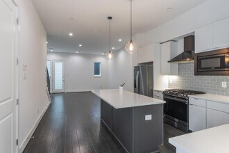 5841 Dolores St in Houston, TX - Building Photo - Building Photo