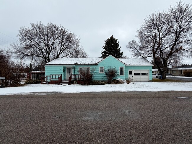 property at 181 W Custer Ave