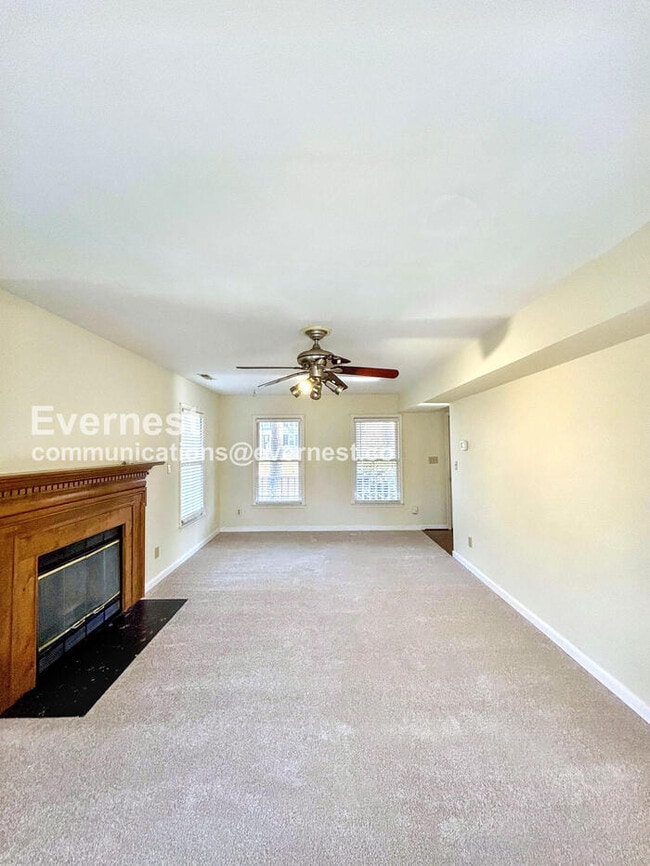 4524 Fort Mchenry Pkwy in Glen Allen, VA - Foto de edificio - Building Photo