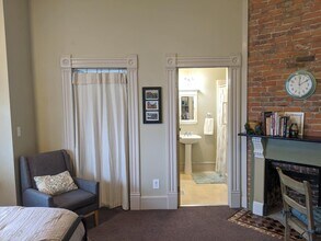 1910 S G St, Unit Studio Apartment Downtown Tacoma in Tacoma, WA - Building Photo - Building Photo