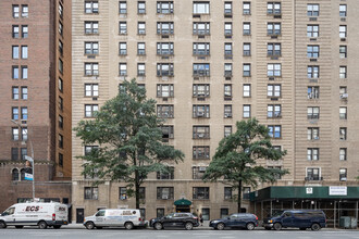 70 E 96th St in New York, NY - Building Photo - Building Photo