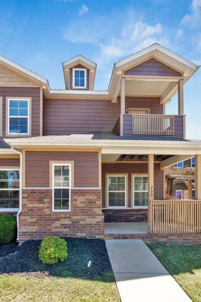 property at 732 N Wordsworth Ln