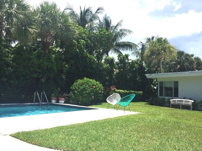 145 Beacon Ln in Jupiter, FL - Building Photo - Building Photo