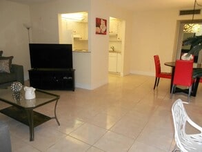 211 Brittany E in Delray Beach, FL - Building Photo - Building Photo