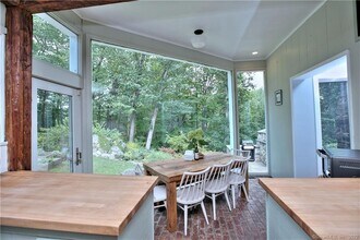 14 Spruce Hill Rd in Weston, CT - Building Photo - Building Photo