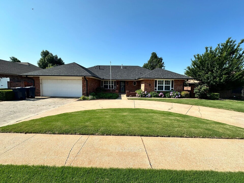 12 SW 100th St in Oklahoma City, OK - Building Photo