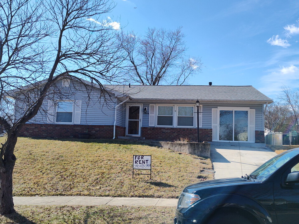 1909 Foxhound Ct in Severn, MD - Building Photo