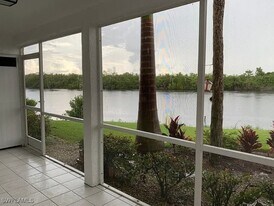 1305 Mainsail Dr in Naples, FL - Building Photo