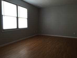 805 Illini Ave, Unit F in Pontiac, IL - Building Photo - Building Photo