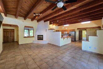 19 Camerada Rd in Santa Fe, NM - Building Photo - Building Photo
