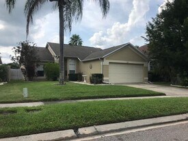 13932 Huntwick Dr in Orlando, FL - Building Photo