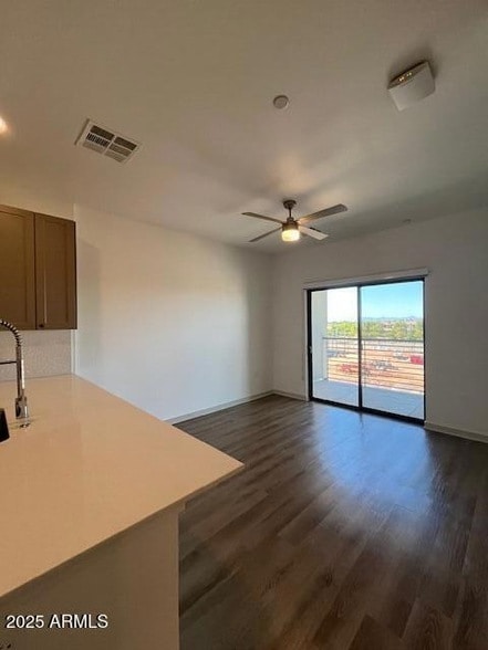 1225 N Arizona Ave, Unit A11 in Gilbert, AZ - Building Photo - Building Photo