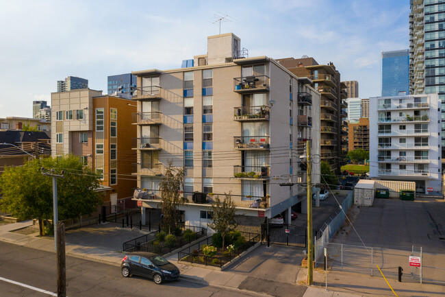214 15th Ave SW in Calgary, AB - Building Photo - Building Photo