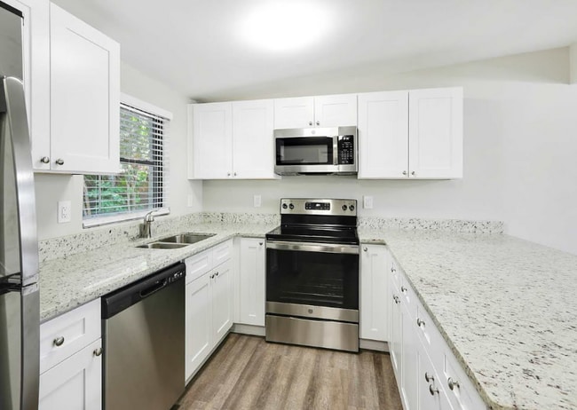 8847 N 33rd St in Tampa, FL - Building Photo - Building Photo
