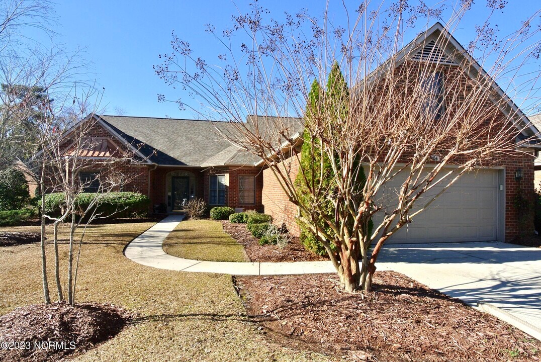 404 Village Green Ct in Trent Woods, NC - Building Photo