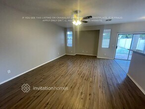 9526 W Minnezona Ave in Phoenix, AZ - Foto de edificio - Building Photo